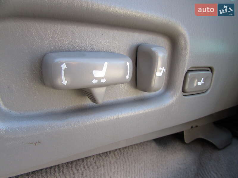 Внедорожник / Кроссовер Toyota Land Cruiser 2004 в Кропивницком