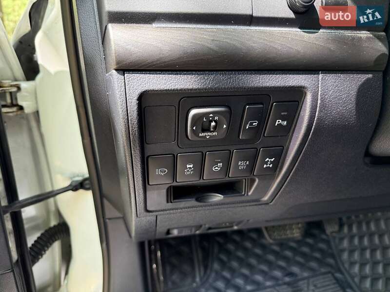 Внедорожник / Кроссовер Toyota Land Cruiser 2013 в Запорожье