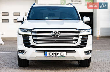 Внедорожник / Кроссовер Toyota Land Cruiser 2023 в 
