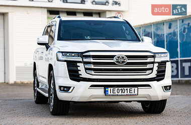 Внедорожник / Кроссовер Toyota Land Cruiser 2023 в 