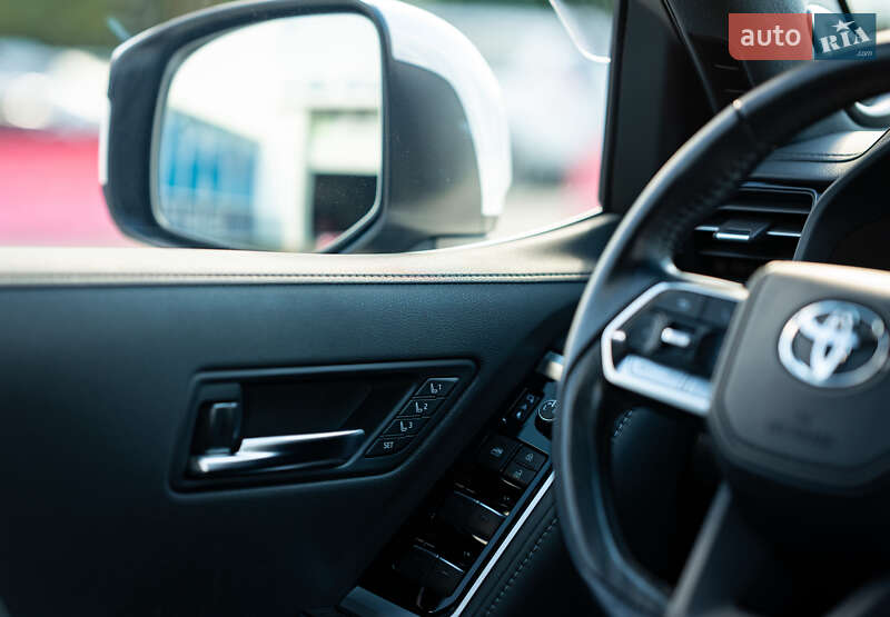 Позашляховик / Кросовер Toyota Land Cruiser 2023 в Чернівцях фото 22 Позашляховик / Кросовер Toyota Land Cruiser 2023 в Чернівцях