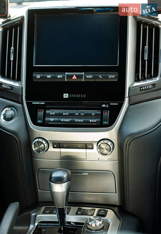 Позашляховик / Кросовер Toyota Land Cruiser 2020 в Чернівцях