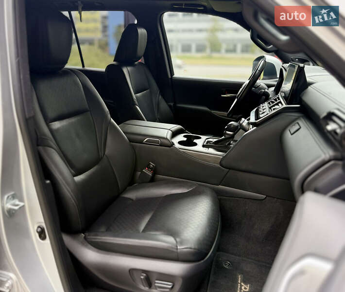 Внедорожник / Кроссовер Toyota Land Cruiser 2021 в Харькове