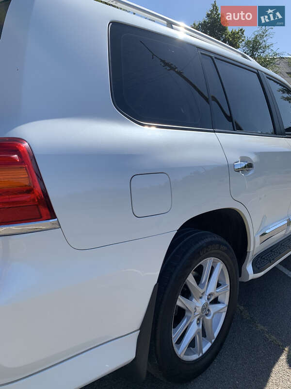 Внедорожник / Кроссовер Toyota Land Cruiser 2013 в Кривом Роге