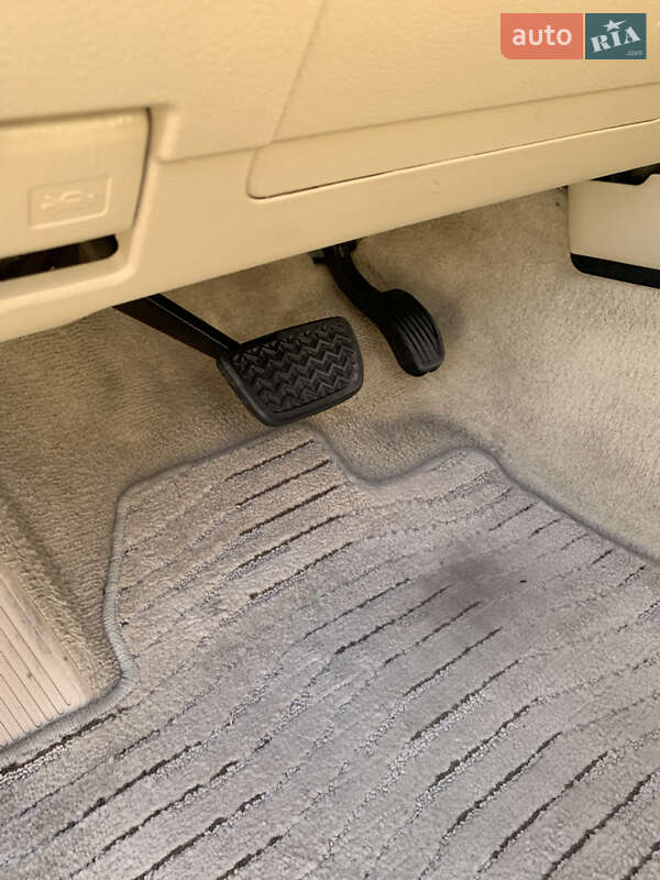 Внедорожник / Кроссовер Toyota Land Cruiser 2013 в Кривом Роге