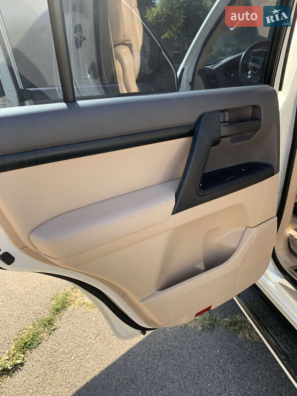 Внедорожник / Кроссовер Toyota Land Cruiser 2013 в Кривом Роге