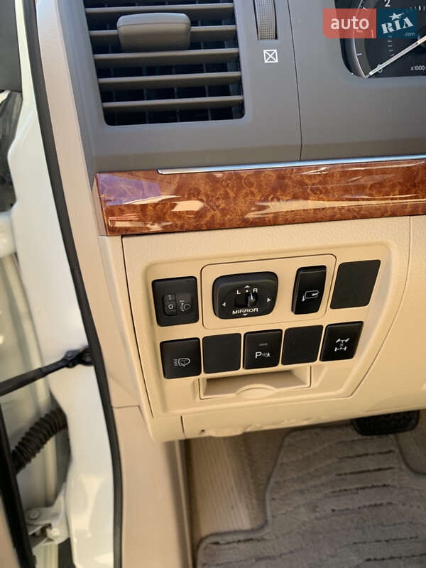 Внедорожник / Кроссовер Toyota Land Cruiser 2013 в Кривом Роге