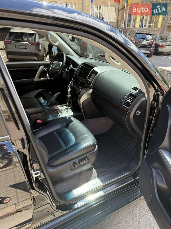 Внедорожник / Кроссовер Toyota Land Cruiser 2013 в Николаеве