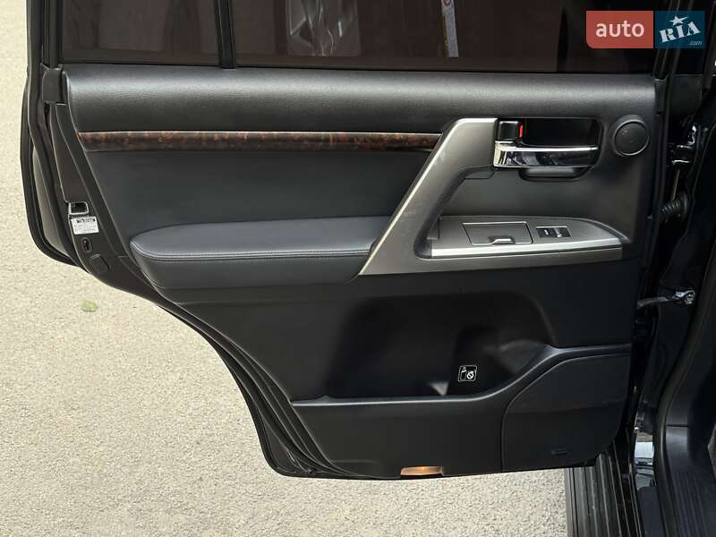 Внедорожник / Кроссовер Toyota Land Cruiser 2012 в Калуше