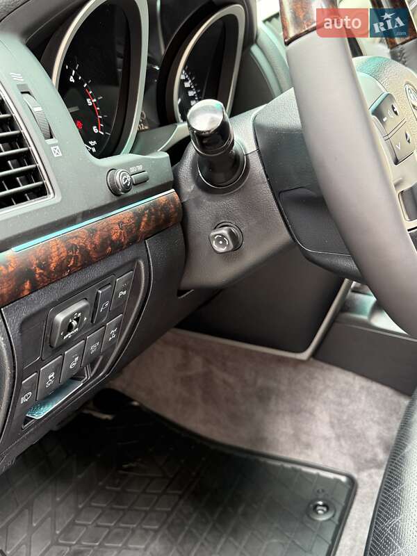 Внедорожник / Кроссовер Toyota Land Cruiser 2012 в Калуше