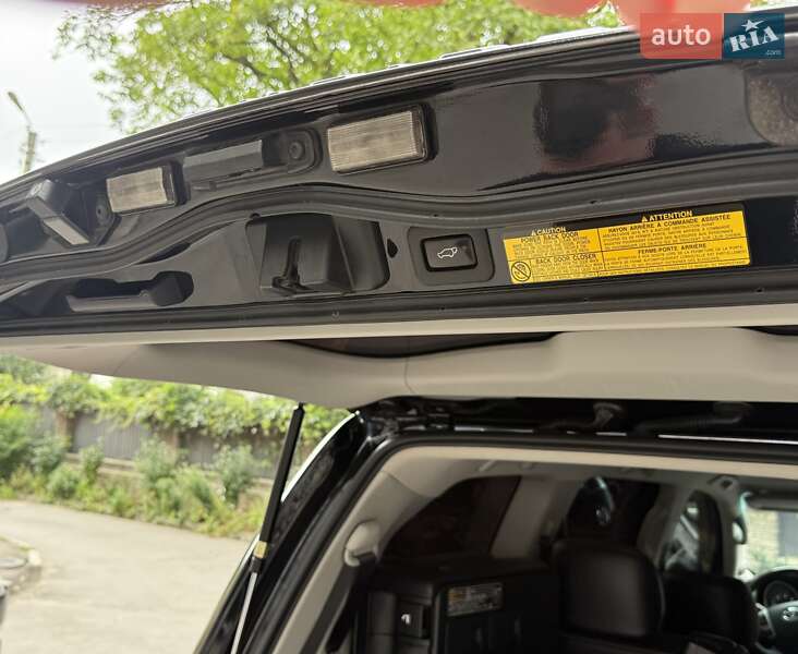 Внедорожник / Кроссовер Toyota Land Cruiser 2012 в Калуше