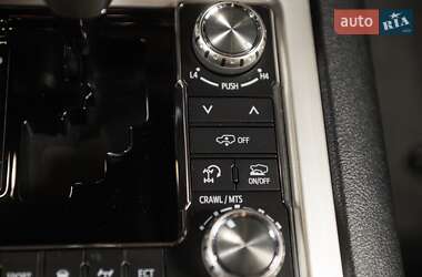 Позашляховик / Кросовер Toyota Land Cruiser 2018 в 