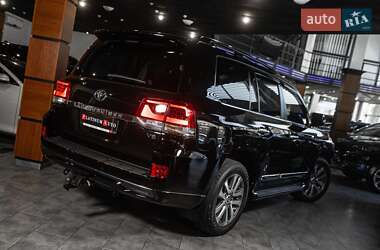 Позашляховик / Кросовер Toyota Land Cruiser 2018 в 