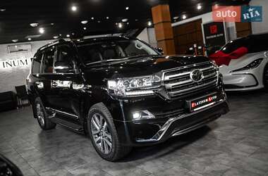Позашляховик / Кросовер Toyota Land Cruiser 2018 в 