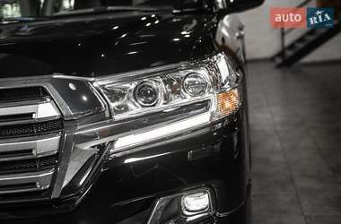 Позашляховик / Кросовер Toyota Land Cruiser 2018 в 