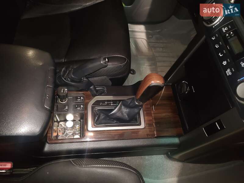 Внедорожник / Кроссовер Toyota Land Cruiser 2012 в Кривом Роге фото 10 Внедорожник / Кроссовер Toyota Land Cruiser 2012 в Кривом Роге