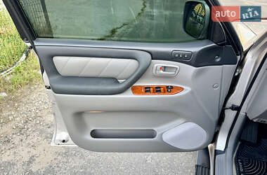 Внедорожник / Кроссовер Toyota Land Cruiser 2003 в 