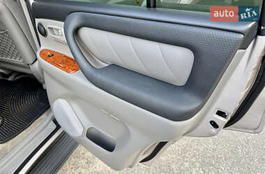 Внедорожник / Кроссовер Toyota Land Cruiser 2003 в 