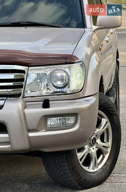 Внедорожник / Кроссовер Toyota Land Cruiser 2003 в 