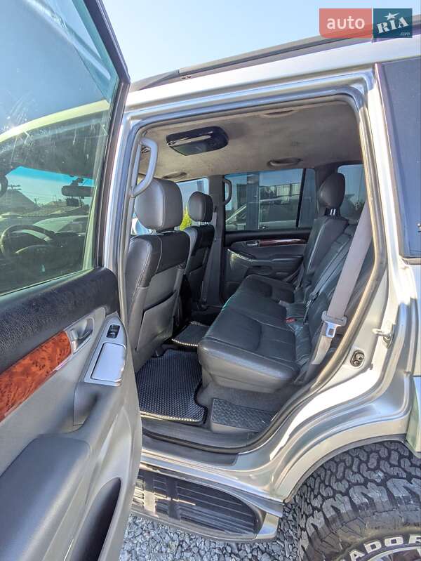 Внедорожник / Кроссовер Toyota Land Cruiser 2004 в Львове