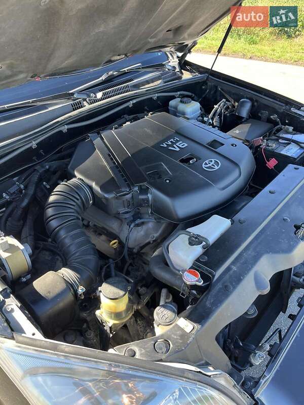 Внедорожник / Кроссовер Toyota Land Cruiser 2007 в Львове