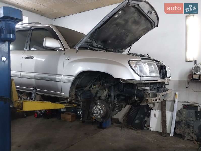 Позашляховик / Кросовер Toyota Land Cruiser 2004 в Одесі