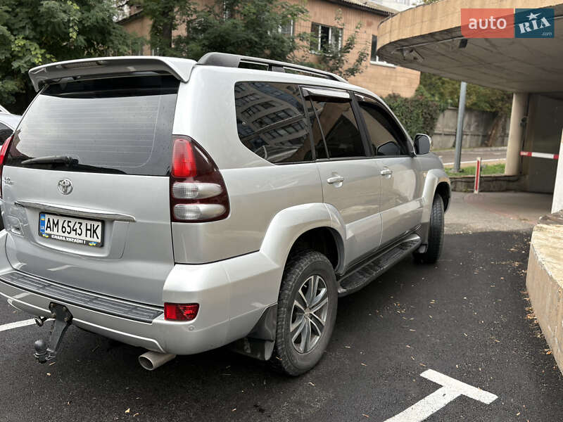 Внедорожник / Кроссовер Toyota Land Cruiser 2006 в Киеве фото 9 Внедорожник / Кроссовер Toyota Land Cruiser 2006 в Киеве