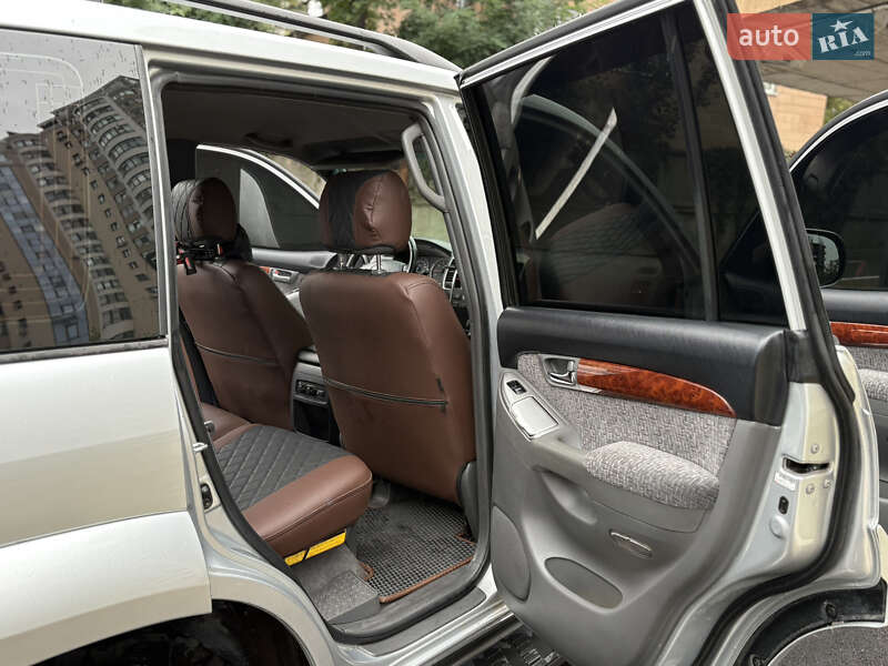 Внедорожник / Кроссовер Toyota Land Cruiser 2006 в Киеве фото 14 Внедорожник / Кроссовер Toyota Land Cruiser 2006 в Киеве