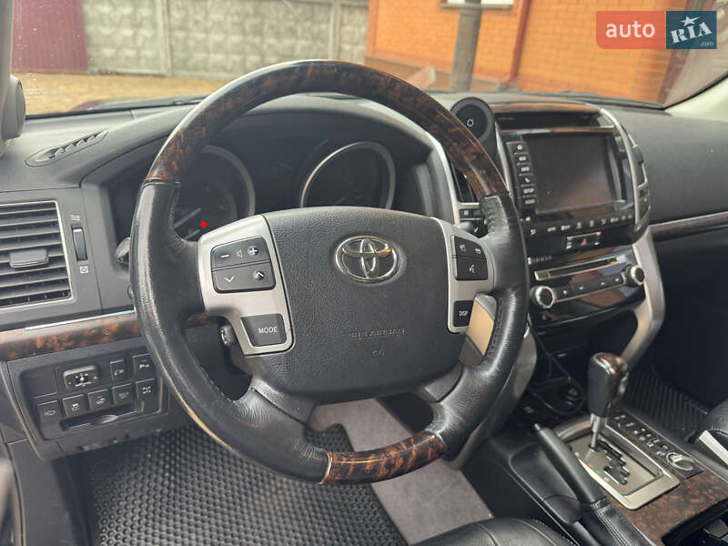 Внедорожник / Кроссовер Toyota Land Cruiser 2015 в Киеве фото 7 Внедорожник / Кроссовер Toyota Land Cruiser 2015 в Киеве