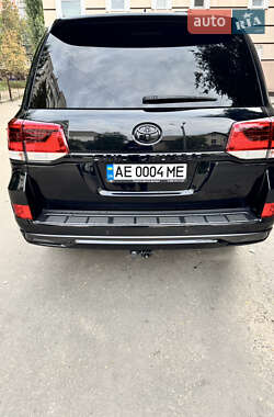 Внедорожник / Кроссовер Toyota Land Cruiser 2017 в 