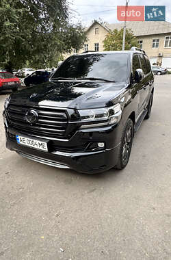 Внедорожник / Кроссовер Toyota Land Cruiser 2017 в 