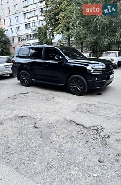 Внедорожник / Кроссовер Toyota Land Cruiser 2017 в 