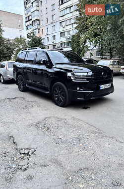 Внедорожник / Кроссовер Toyota Land Cruiser 2017 в 