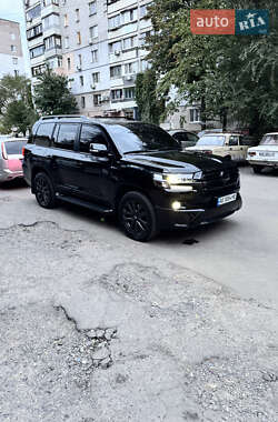 Внедорожник / Кроссовер Toyota Land Cruiser 2017 в 
