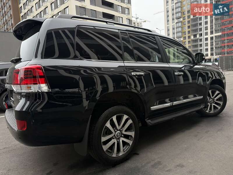 Внедорожник / Кроссовер Toyota Land Cruiser 2020 в Киеве фото 45 Внедорожник / Кроссовер Toyota Land Cruiser 2020 в Киеве