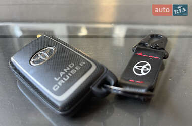 Внедорожник / Кроссовер Toyota Land Cruiser 2011 в 