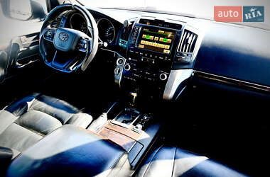 Внедорожник / Кроссовер Toyota Land Cruiser 2011 в 