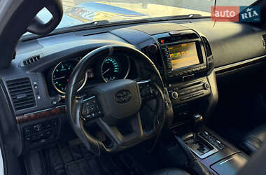 Внедорожник / Кроссовер Toyota Land Cruiser 2011 в 