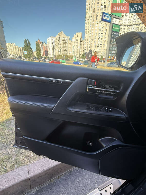 Позашляховик / Кросовер Toyota Land Cruiser 2011 в Києві