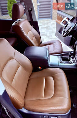 Внедорожник / Кроссовер Toyota Land Cruiser 2020 в 