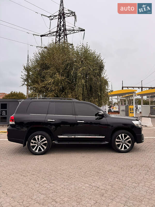 Позашляховик / Кросовер Toyota Land Cruiser 2019 в Чернівцях