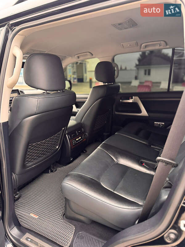 Позашляховик / Кросовер Toyota Land Cruiser 2019 в Чернівцях
