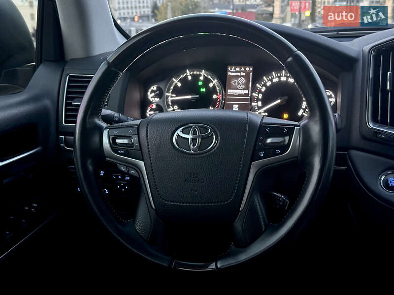 Внедорожник / Кроссовер Toyota Land Cruiser 2016 в Харькове