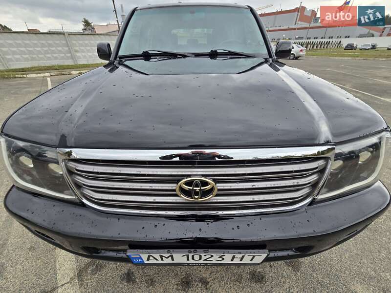 Позашляховик / Кросовер Toyota Land Cruiser 2004 в Малині