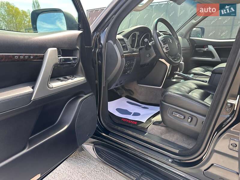 Внедорожник / Кроссовер Toyota Land Cruiser 2014 в Киеве фото 12 Внедорожник / Кроссовер Toyota Land Cruiser 2014 в Киеве