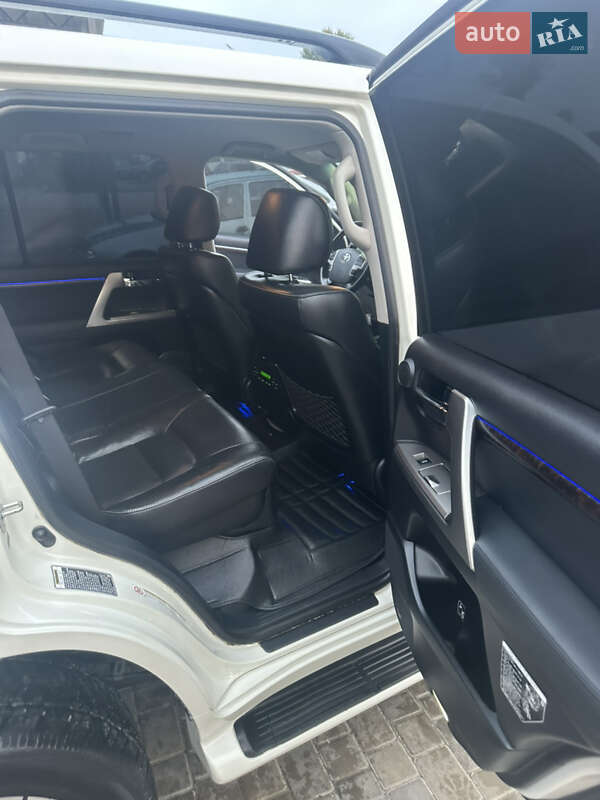 Внедорожник / Кроссовер Toyota Land Cruiser 2013 в Черкассах фото 14 Внедорожник / Кроссовер Toyota Land Cruiser 2013 в Черкассах