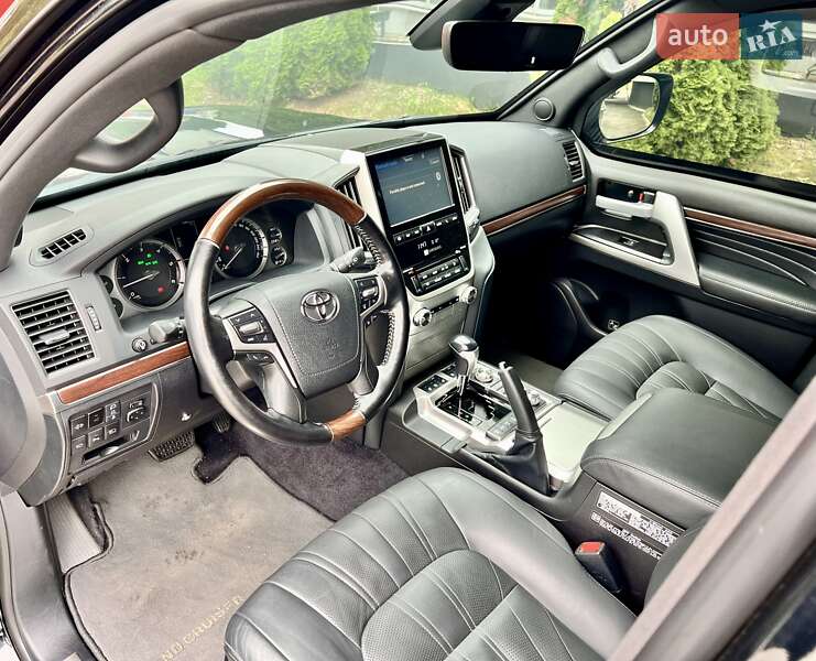 Внедорожник / Кроссовер Toyota Land Cruiser 2018 в Киеве