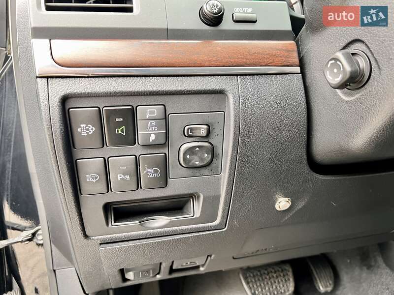 Внедорожник / Кроссовер Toyota Land Cruiser 2018 в Киеве