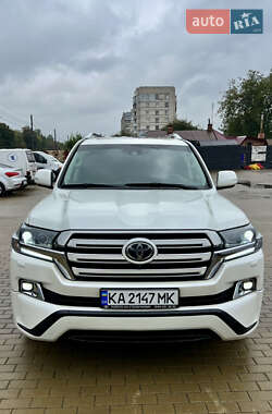 Внедорожник / Кроссовер Toyota Land Cruiser 2017 в 
