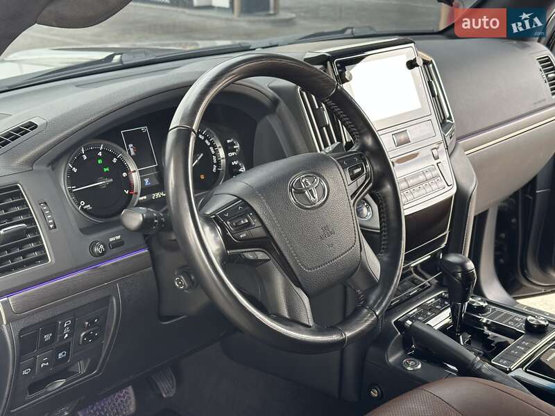 Позашляховик / Кросовер Toyota Land Cruiser 2020 в Дніпрі